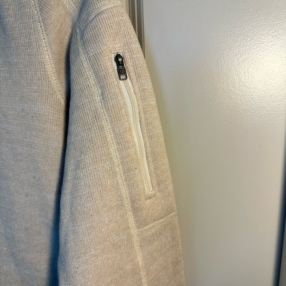 Patagonia Cream/Oat Better Sweater, size Medium - Picture 8 of 12